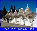 trulli pugliesi-trulli_alberobello11_apr06-jpg