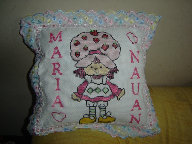 Schema punto croce Cuscino Fragolina 01